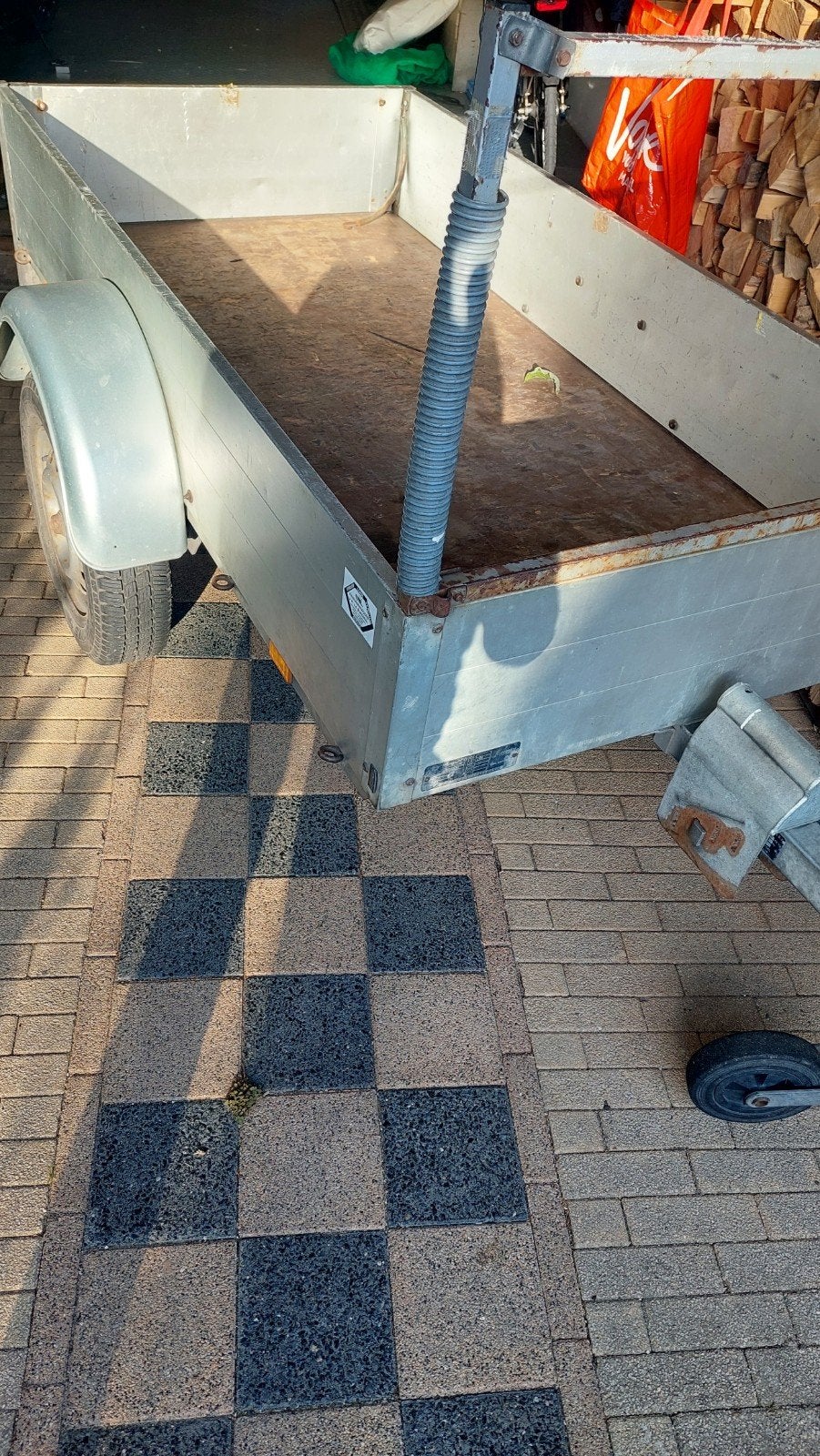 Te huur aanhangwagen, Ophalen, Zo goed als nieuw