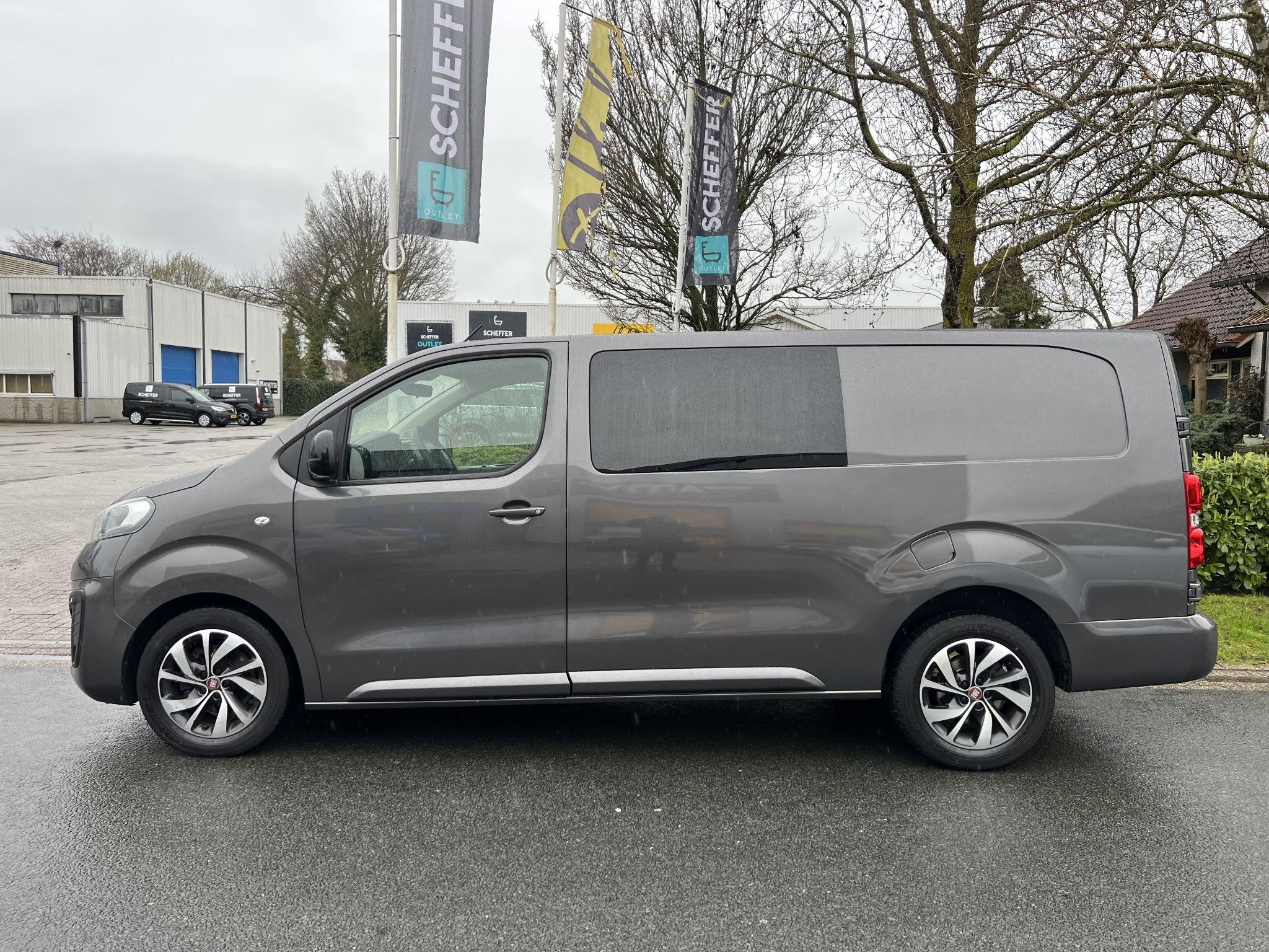 Fiat Scudo 2.0 MultiJet 180PK AUT L3H1 DC Leder•Xenon, Auto's, Gebruikt, Euro 6, 4 cilinders, 2500 kg