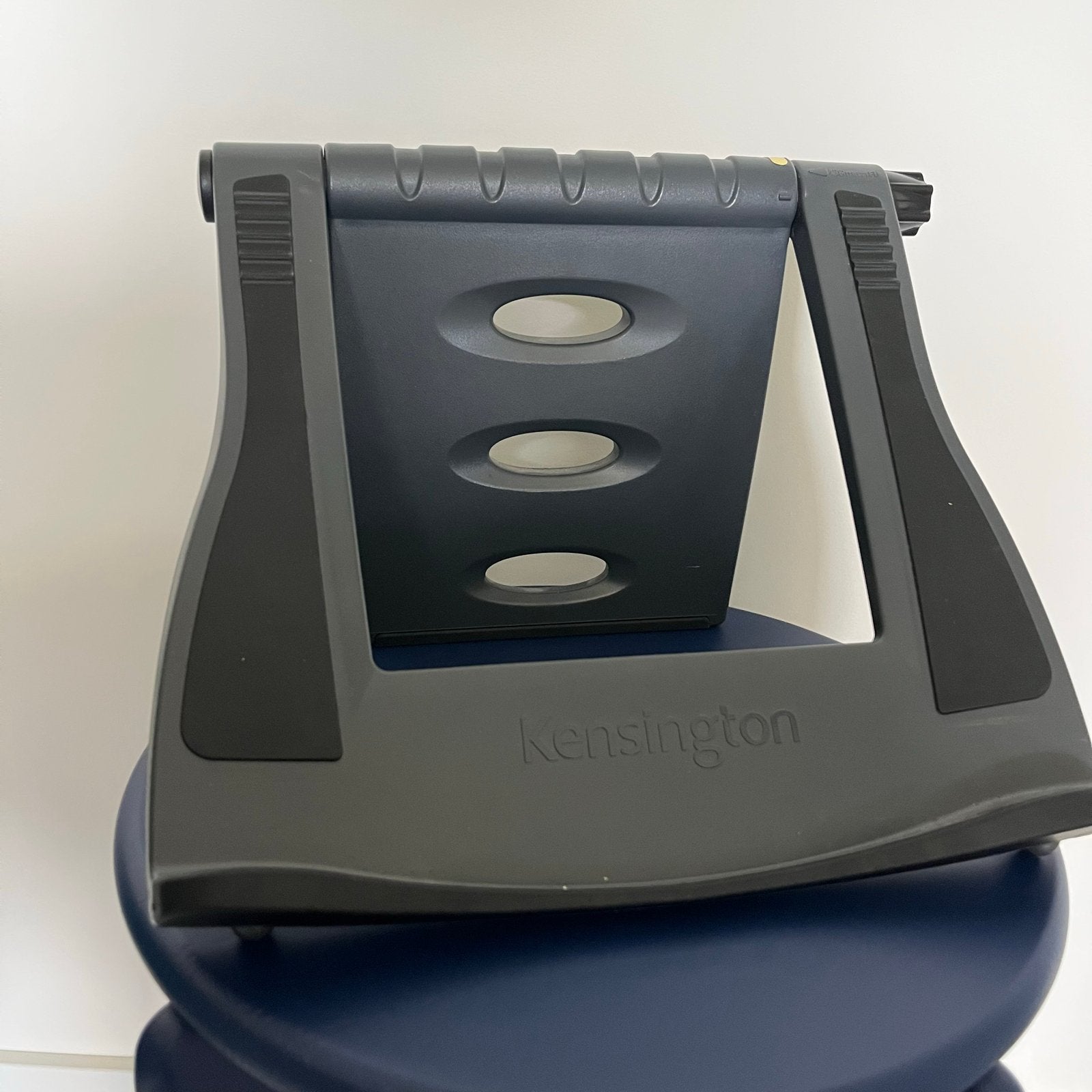 Kensington Easy Riser Notebook Cooling Stand, Ophalen of Verzenden, Gebruikt, In hoogte verstelbaar