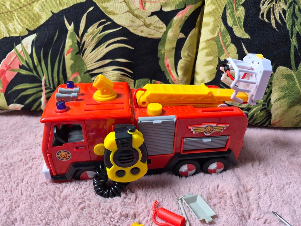 Brandweerman Sam brandweerauto jupiter met Sam en Jenny, Ophalen of Verzenden, Zo goed als nieuw
