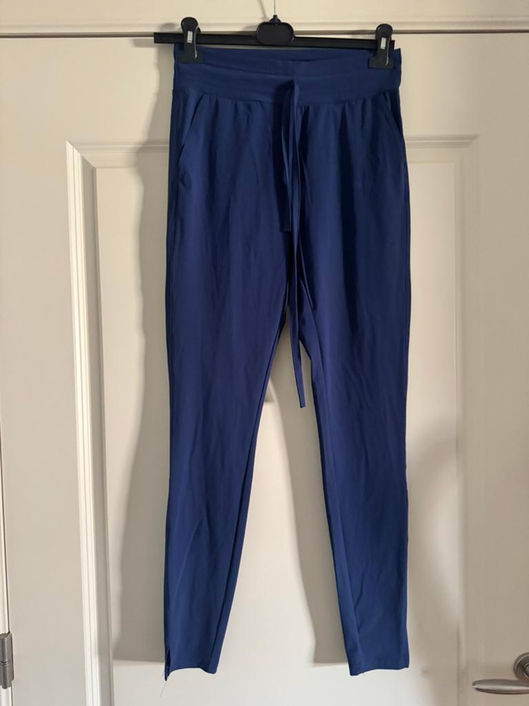 Studio Anneloes broek travelstof smalle pijp maat S, Blauw, Nieuw, Ophalen of Verzenden, Maat 36 (S)