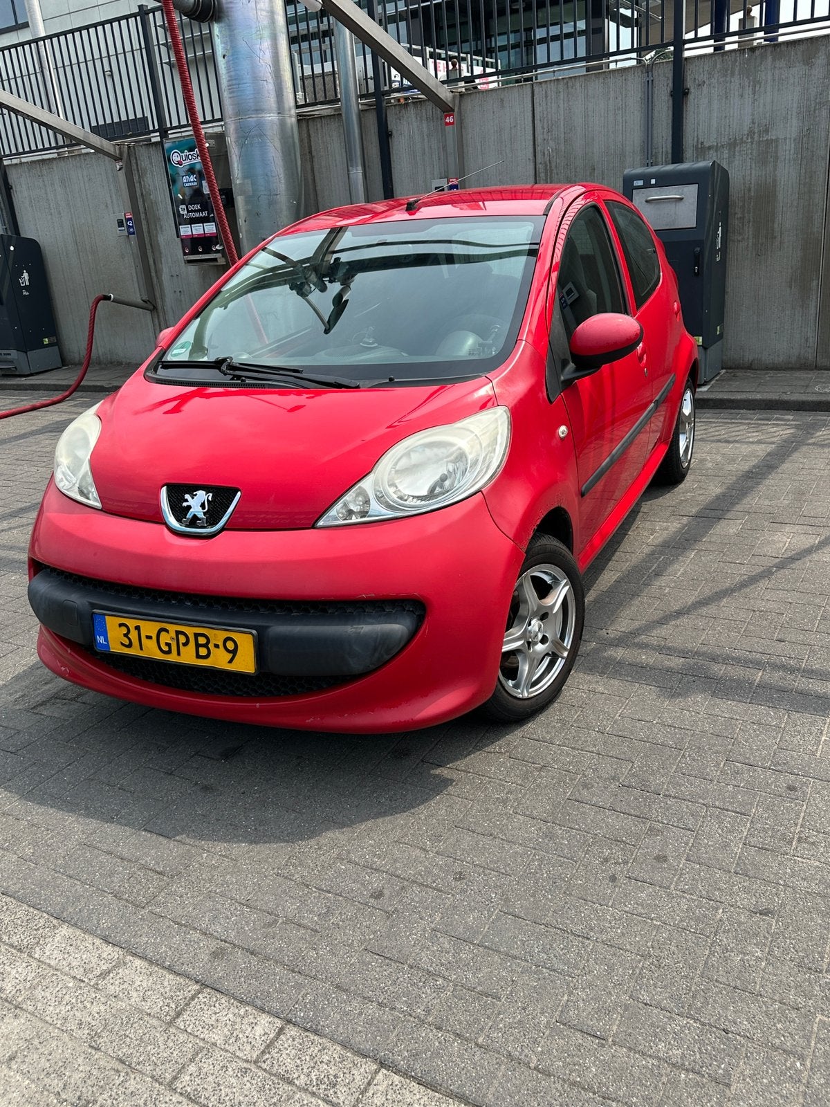 Peugeot 107 1.0 12V 5DR 2008 Rood, Auto's, Peugeot, Voorwielaandrijving, 4 stoelen, 68 pk, Origineel Nederlands