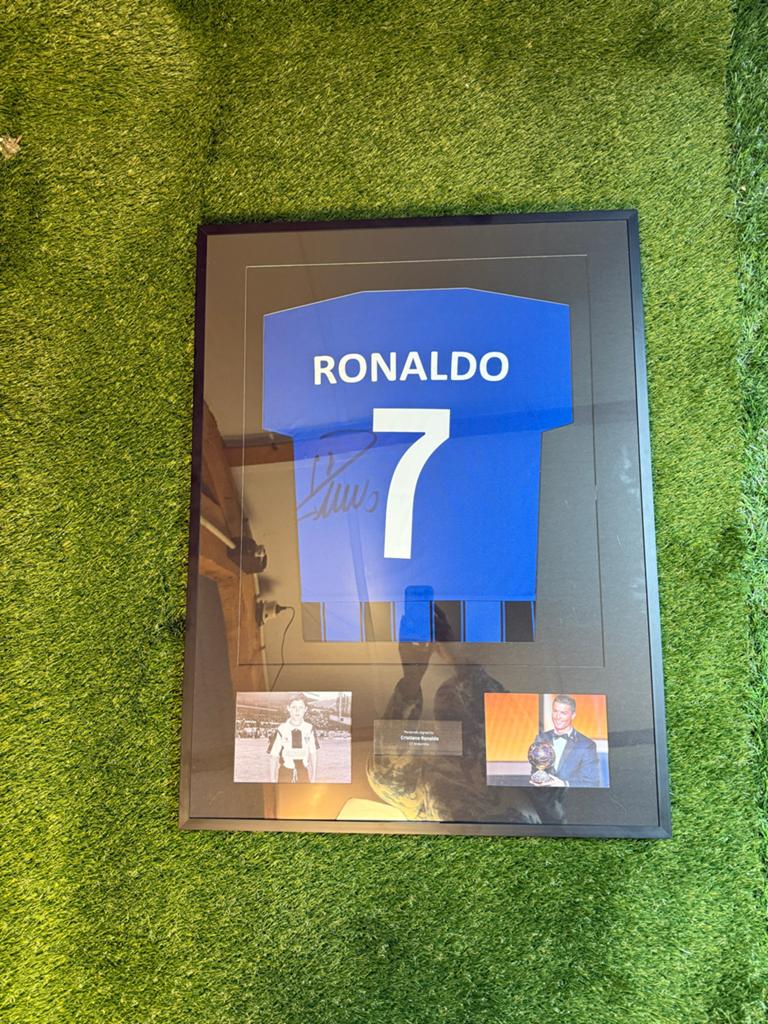 CR7 authentiek shirt CF Andorinho Madeira - Ronaldo's 1e clu, Ophalen of Verzenden, Zo goed als nieuw, Shirt
