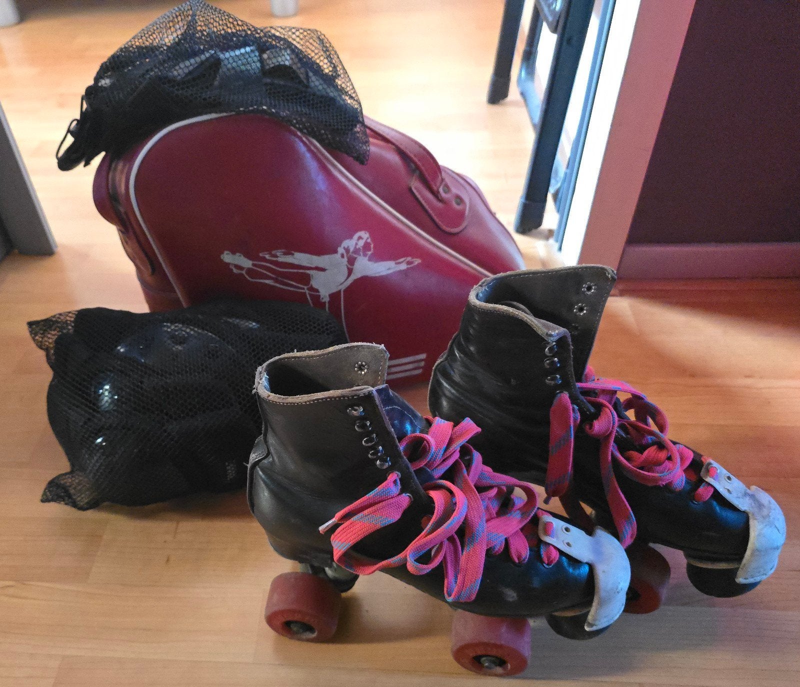 Vintage Roller Skates met Tas en Beschermers, Ophalen of Verzenden, Gebruikt