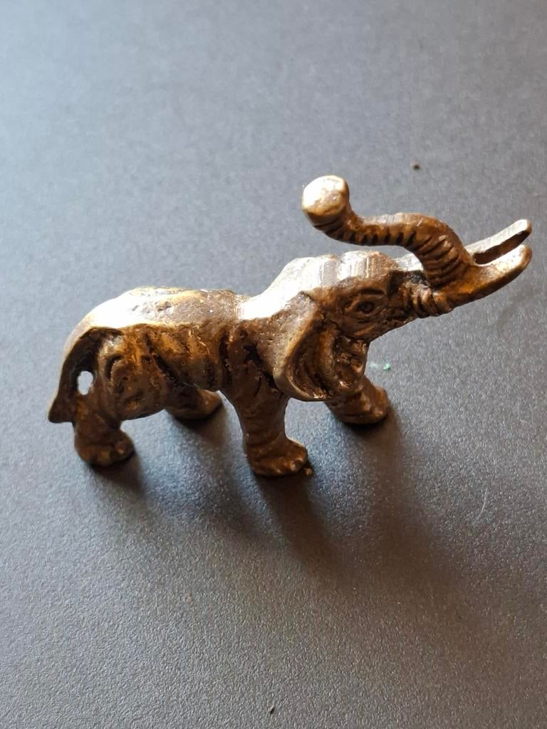 Antiek olifant, Sieraden, Tassen en Uiterlijk, Broches, Overige materialen, Minder dan 4 cm, Ophalen of Verzenden, Zo goed als nieuw