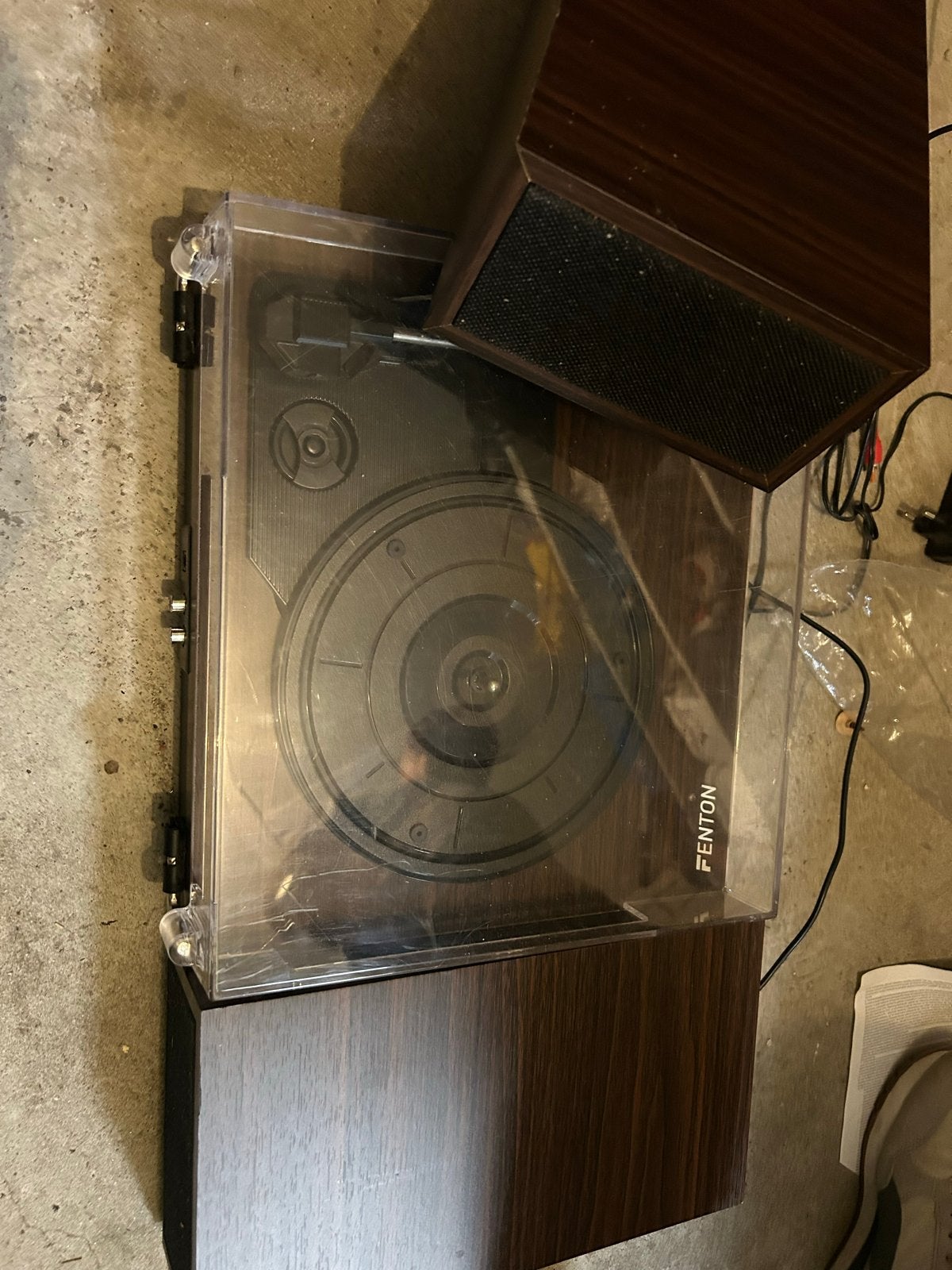Foto 2 van Fenton Platenspeler met speakers - Zo goed als nieuw