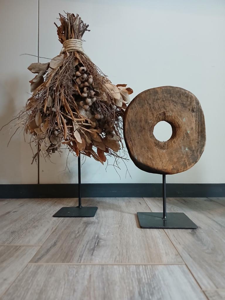 Landelijke decoratie: toef op standaard en houten wiel, Ophalen, Hout, Gebruikt, Landelijk