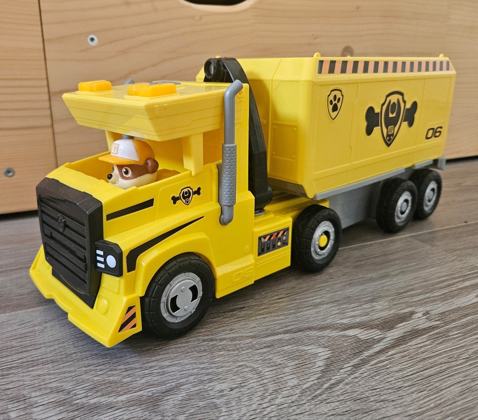 Paw Patrol Rubble's Bulldozer Vrachtwagen met Figuur, Ophalen, Zo goed als nieuw