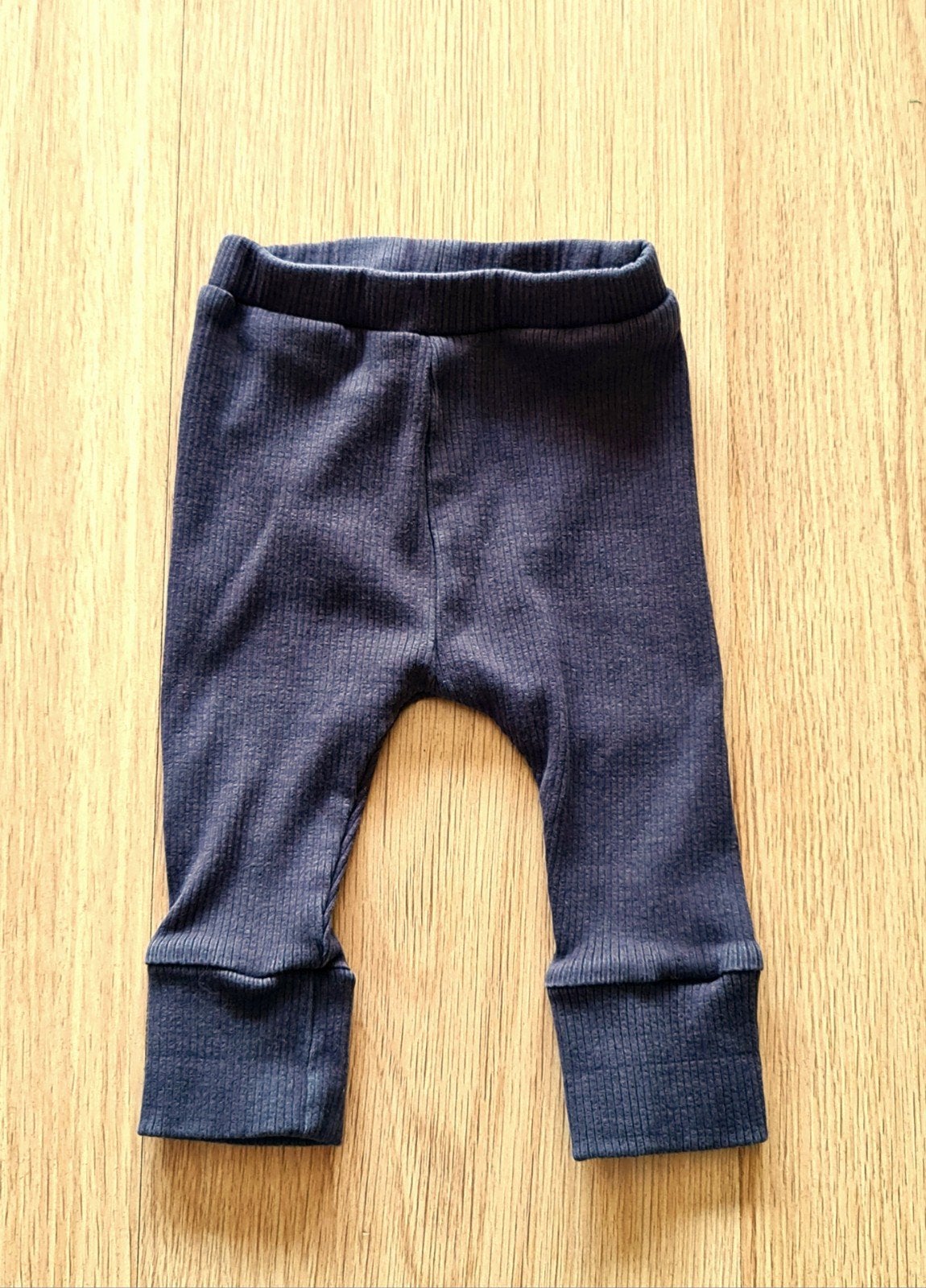 Zacht grijs broekje maat 56 Prenatal, Kinderen en Baby's, Babykleding | Maat 56, Broekje, Jongetje of Meisje, Ophalen of Verzenden