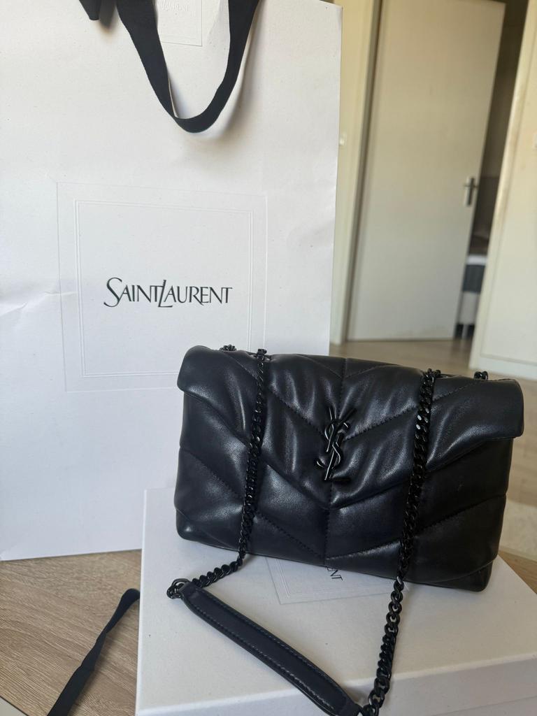 YSL Loulou Puffer Toy Bag Zwart - Zo goed als nieuw, Ophalen of Verzenden, Zo goed als nieuw, Zwart, Schoudertasje