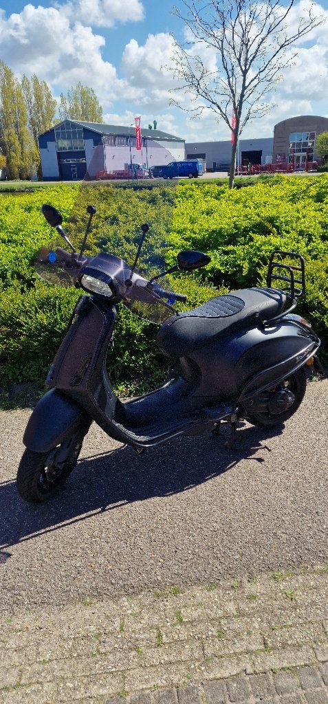 Vespa Sprint Notte 2018 - Mat Zwart Special Edition, Ophalen, Zo goed als nieuw, Benzine, 50 cc