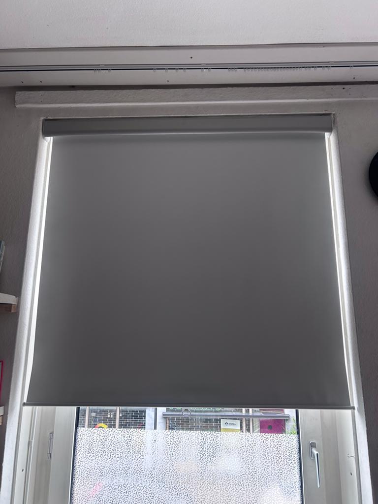 2x tretur verduisterend rolgordijn wit Ikea, Ophalen, 100 tot 150 cm, Wit, Nieuw