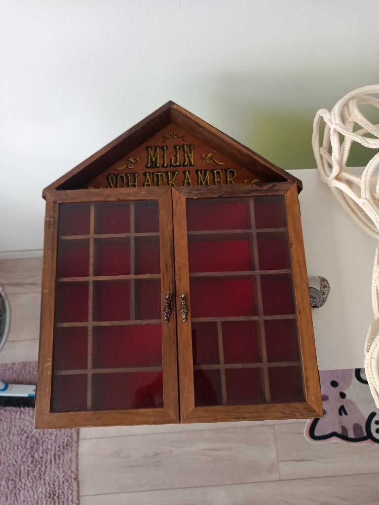 Vintage houten vitrinekast / verzamelkastje, Ophalen, 25 tot 50 cm, 50 tot 100 cm
