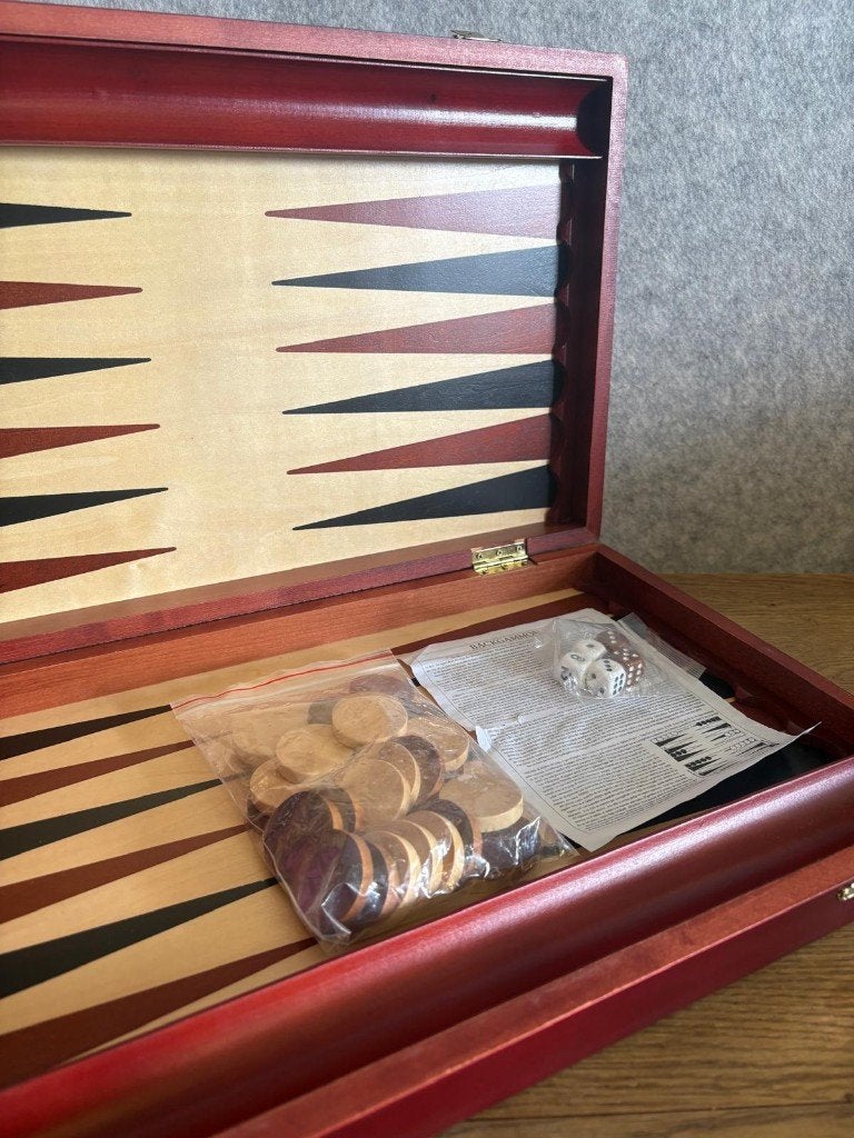 Houten backgammon spel – 48 x 28 cm (2 stuks), Ophalen, Een of twee spelers, Morsestraat 11 6716 AH Ede, Schaakkoning