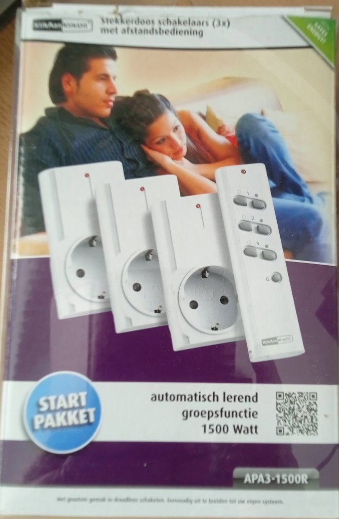 STEKKERDOOS SCHAKELAARS (3X) MET AFSTANDSBEDIENING, Ophalen of Verzenden, Zo goed als nieuw, E27 (groot), Led-lamp