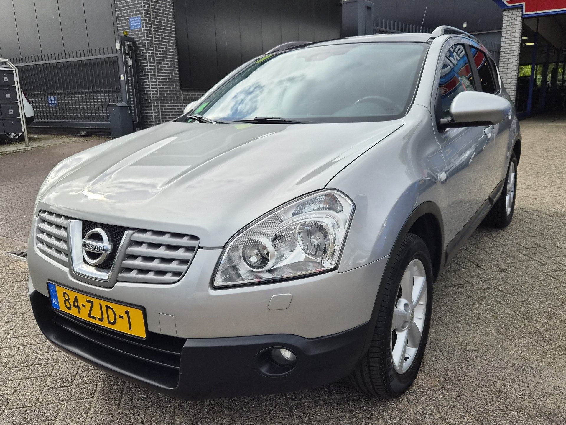 Nissan QASHQAI 2.0 Acenta 4WD AUTOMAAT Airco Panodak Nw APK, Auto's, Automaat, Verwarmde buitenspiegels, 4 cilinders, Leder