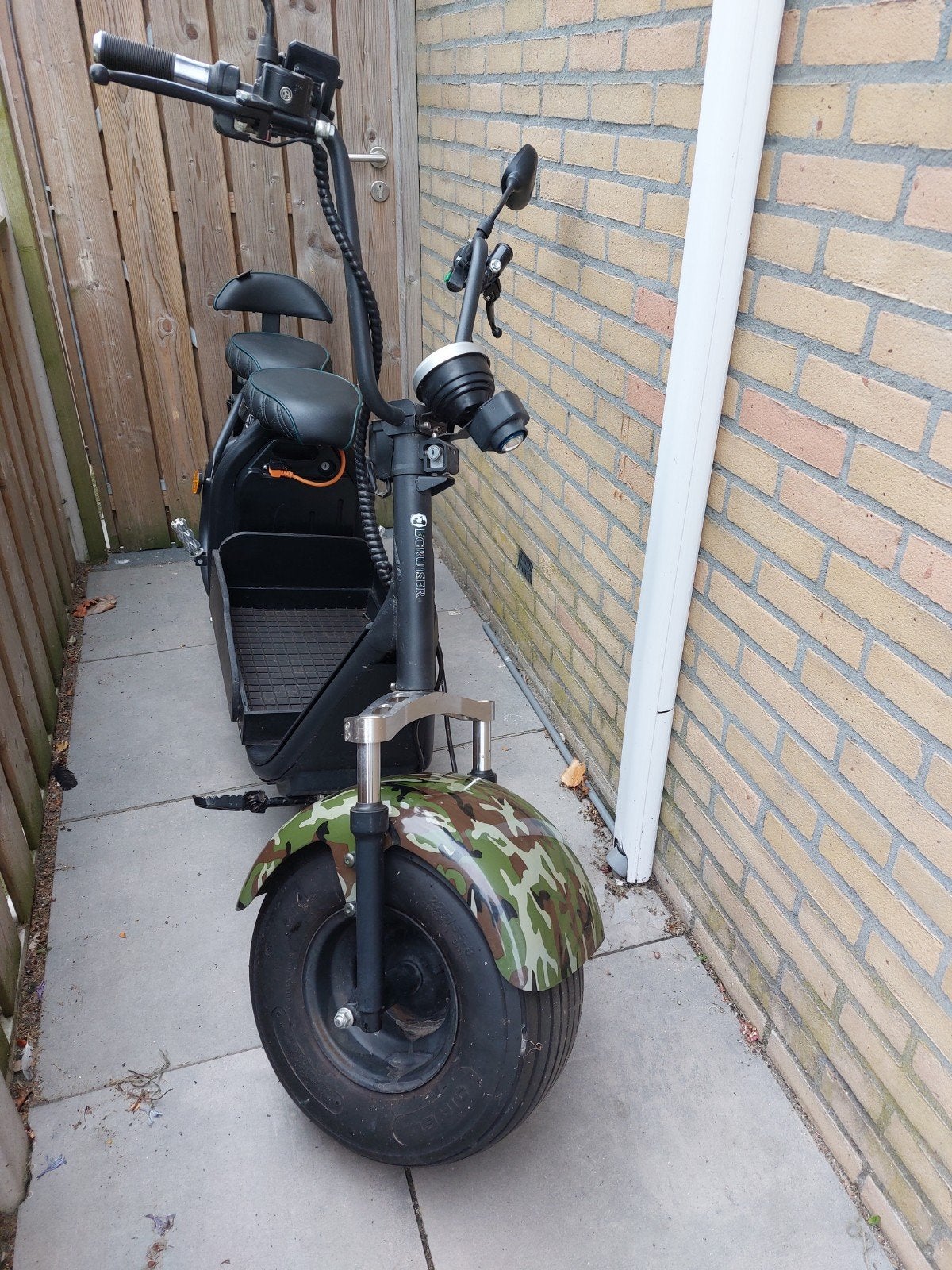 Unieke, customised e-cruiser (2-zitter) – (< 700 km, Fietsen en Brommers, Ophalen, Overige modellen, Maximaal 45 km/u, Elektrisch