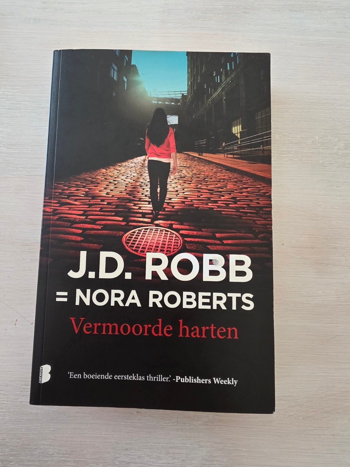 J.D. Robb = Nora Roberts - Vermoorde Harten, Ophalen of Verzenden
