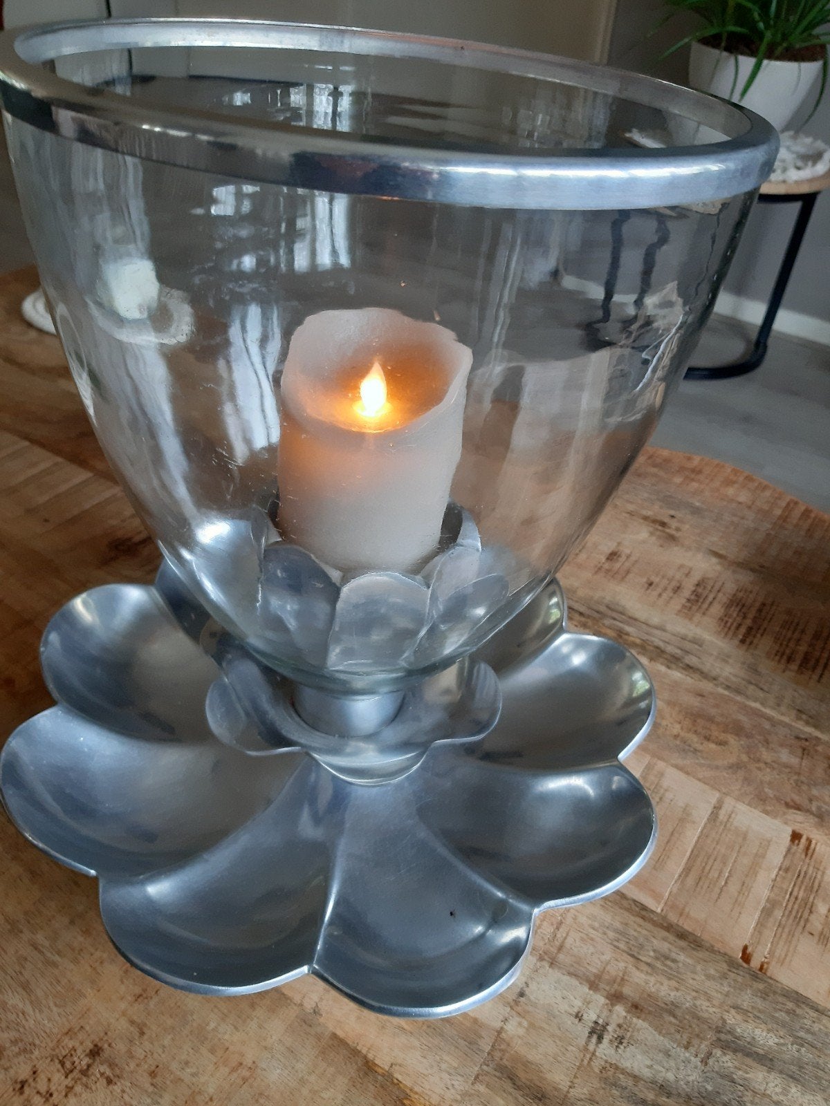 Sfeervolle Windlicht Kandelaar met Glazen Kap, Ophalen, Windlicht, Gebruikt, Glas