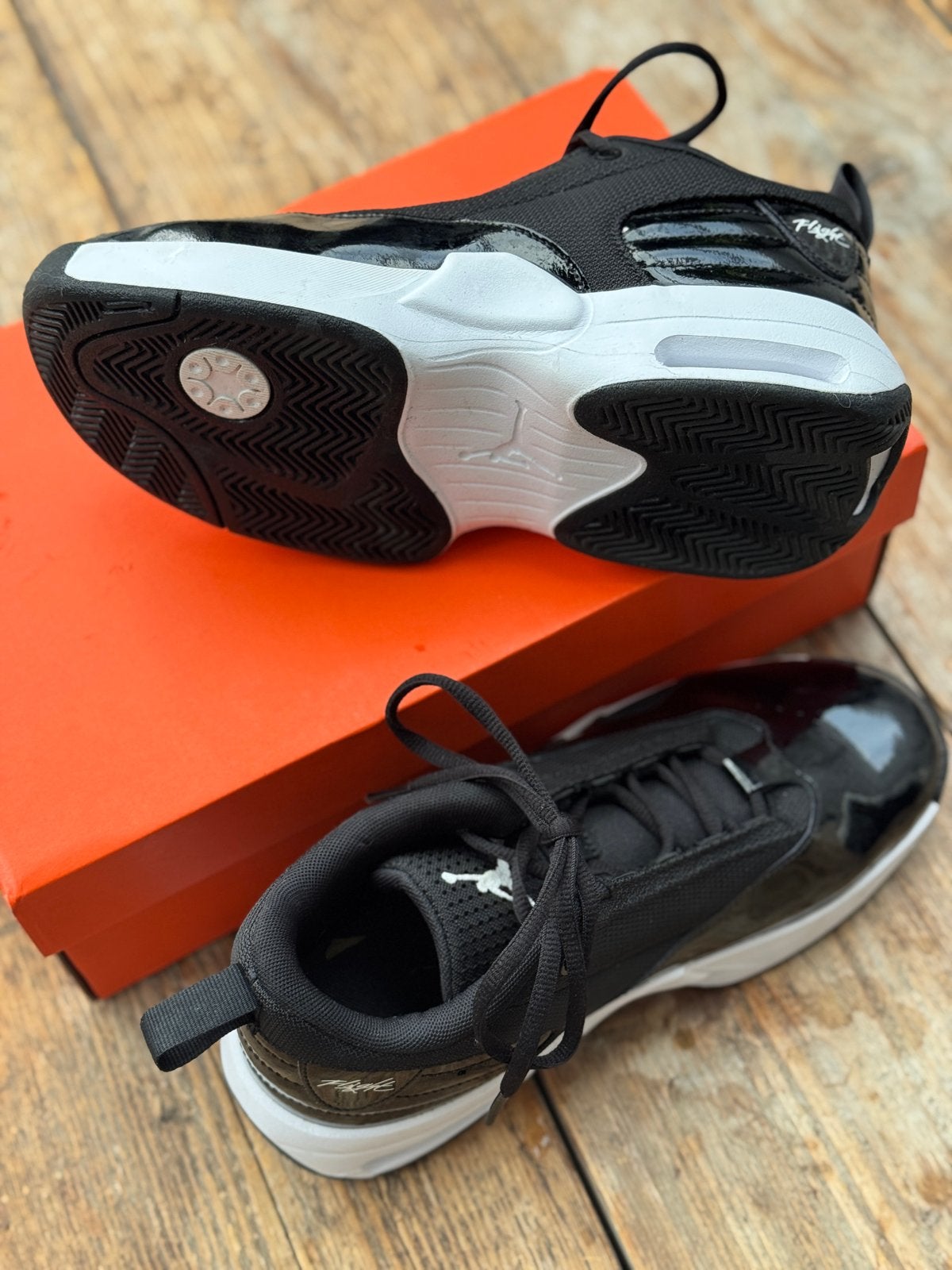 Nike Jordan Max Aura 6 – Zwart/Wit – Maat 40 – Zo goed als n, Ophalen of Verzenden, Zo goed als nieuw, Zwart, Sneakers of Gympen