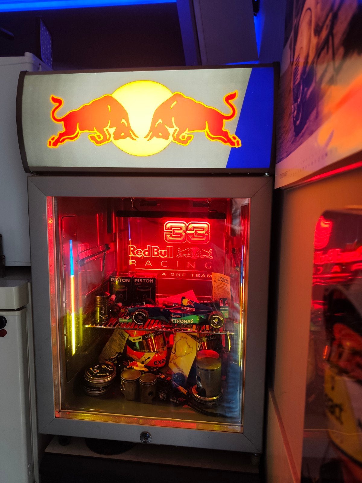 Red Bull Koelkast omgebouwd tot Vitrine met Verlichting, Ophalen of Verzenden