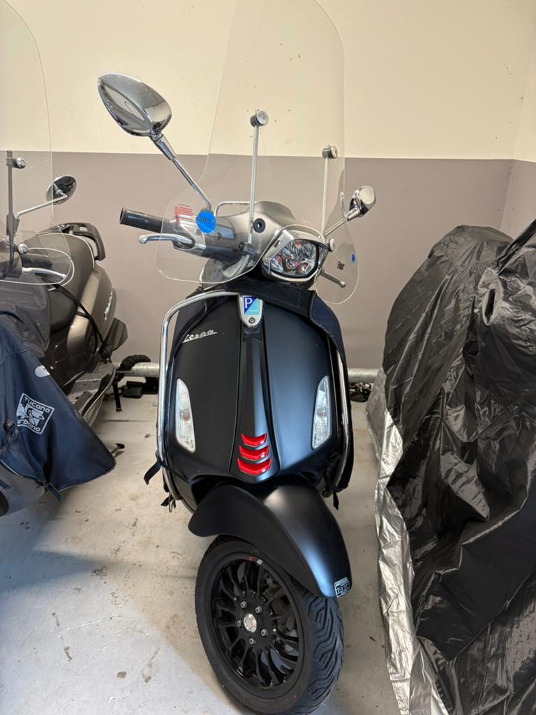 Vespa Sprint 2022 Geel kenteken, Ophalen of Verzenden, Zo goed als nieuw, Benzine