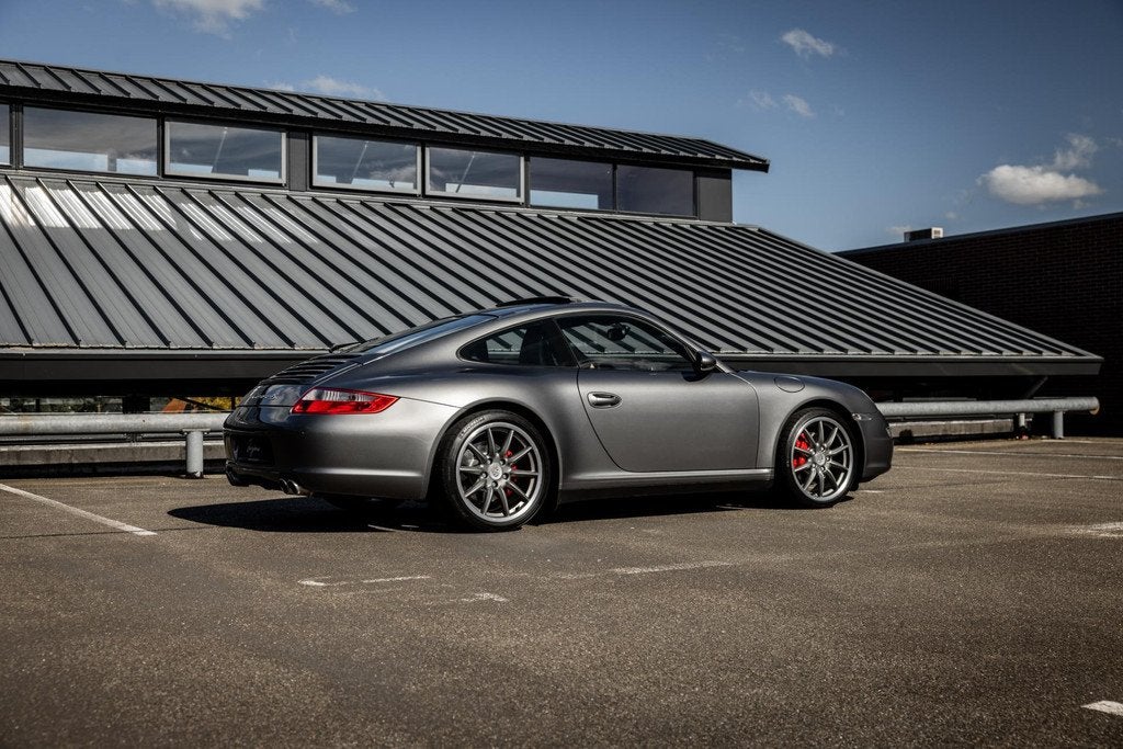 Porsche 911 3.8 Carrera 4S (355pk) 100% dealer onderhouden, Auto's, 1490 kg, Gebruikt, 4 stoelen, Leder