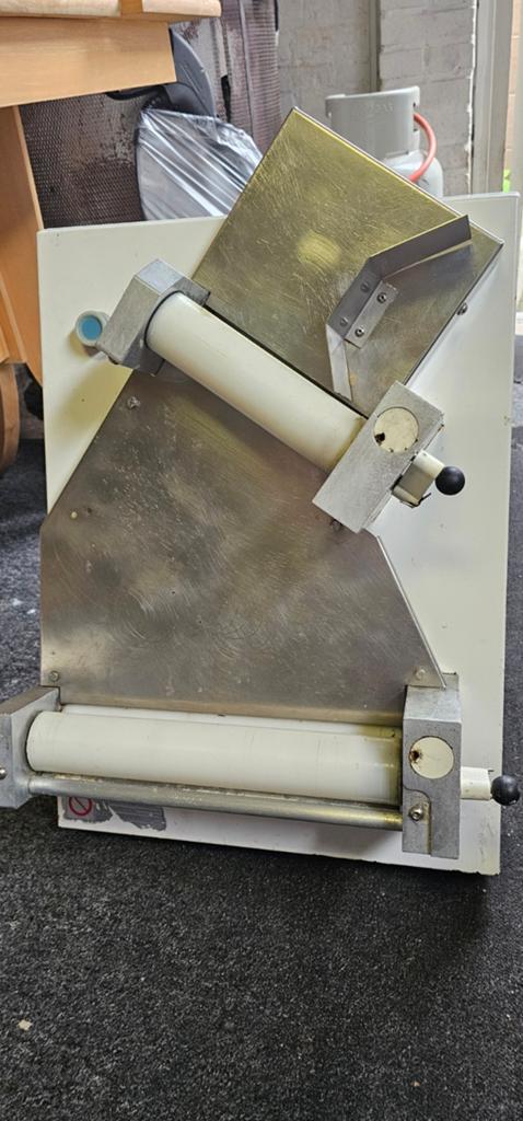 IGF Pizza Deegroller - Professionele Deegmachine, Ophalen, Gebruikt