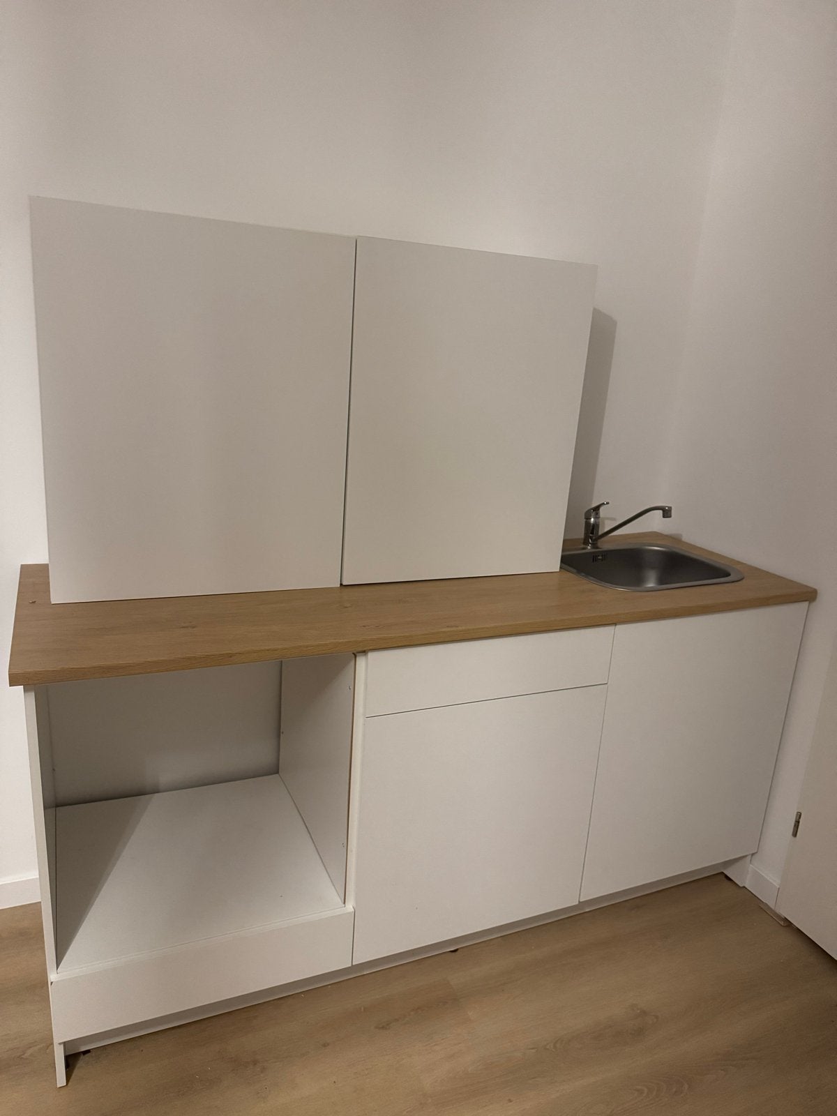 IKEA KNOXHULT keuken met spoelbak en kraan – bijna nieuw, Ophalen, Wit, Enkelwandige keuken, Zo goed als nieuw