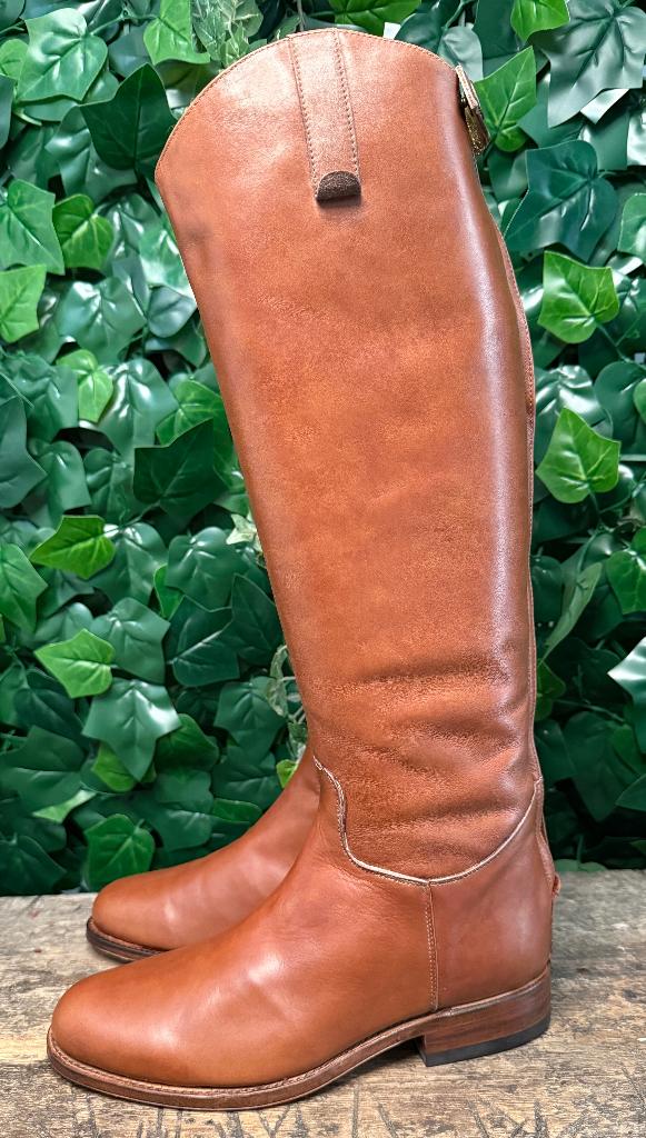 Nieuwe prachtige hoge  laarzen van sendra maat 40, Kleding | Dames, Schoenen, Nieuw, Hoge laarzen, Bruin, Ophalen of Verzenden