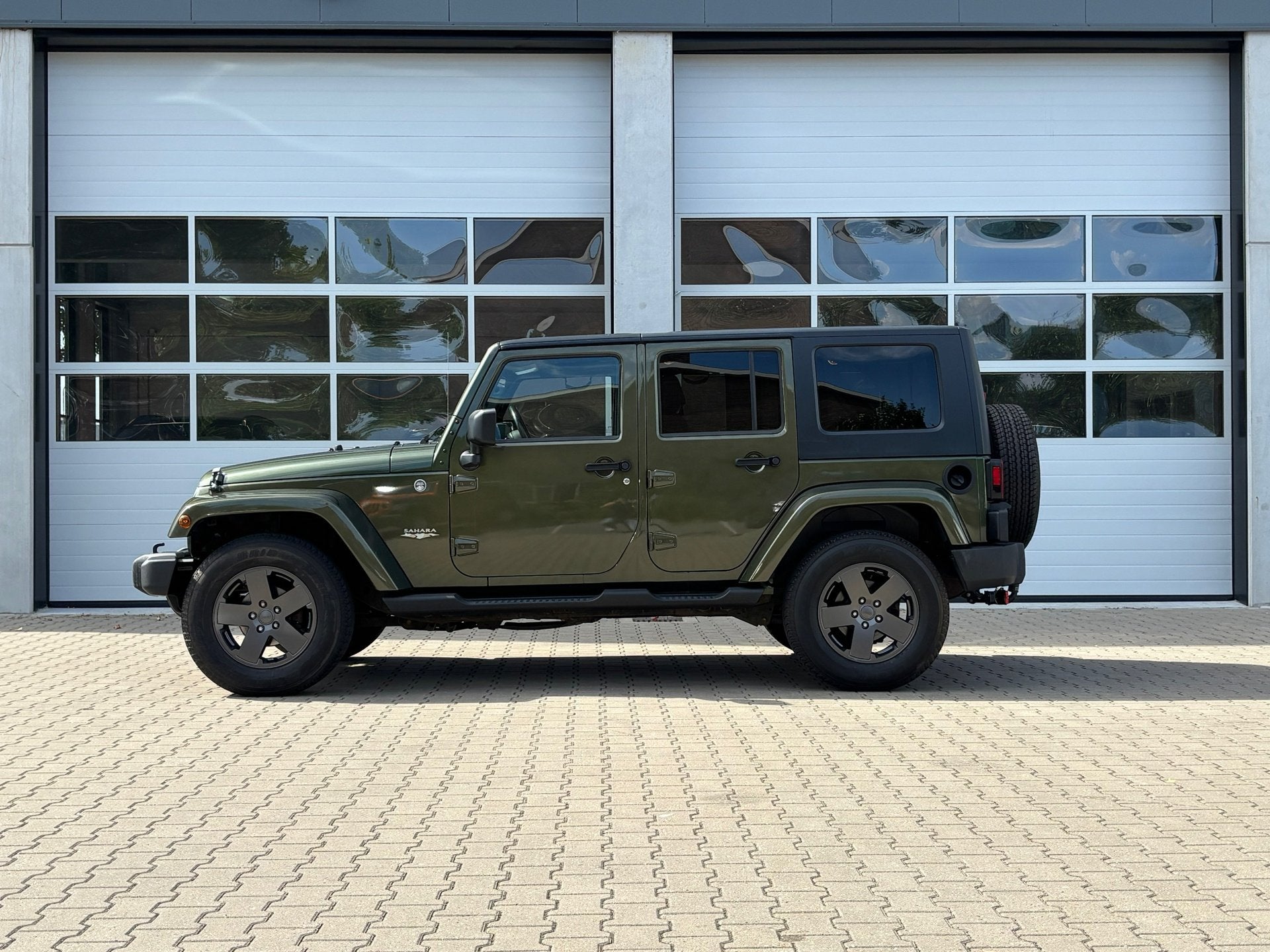 Jeep Wrangler Unlimited 3.8 Sahara, Auto's, Jeep, Stof, Gebruikt, Zwart, Vierwielaandrijving