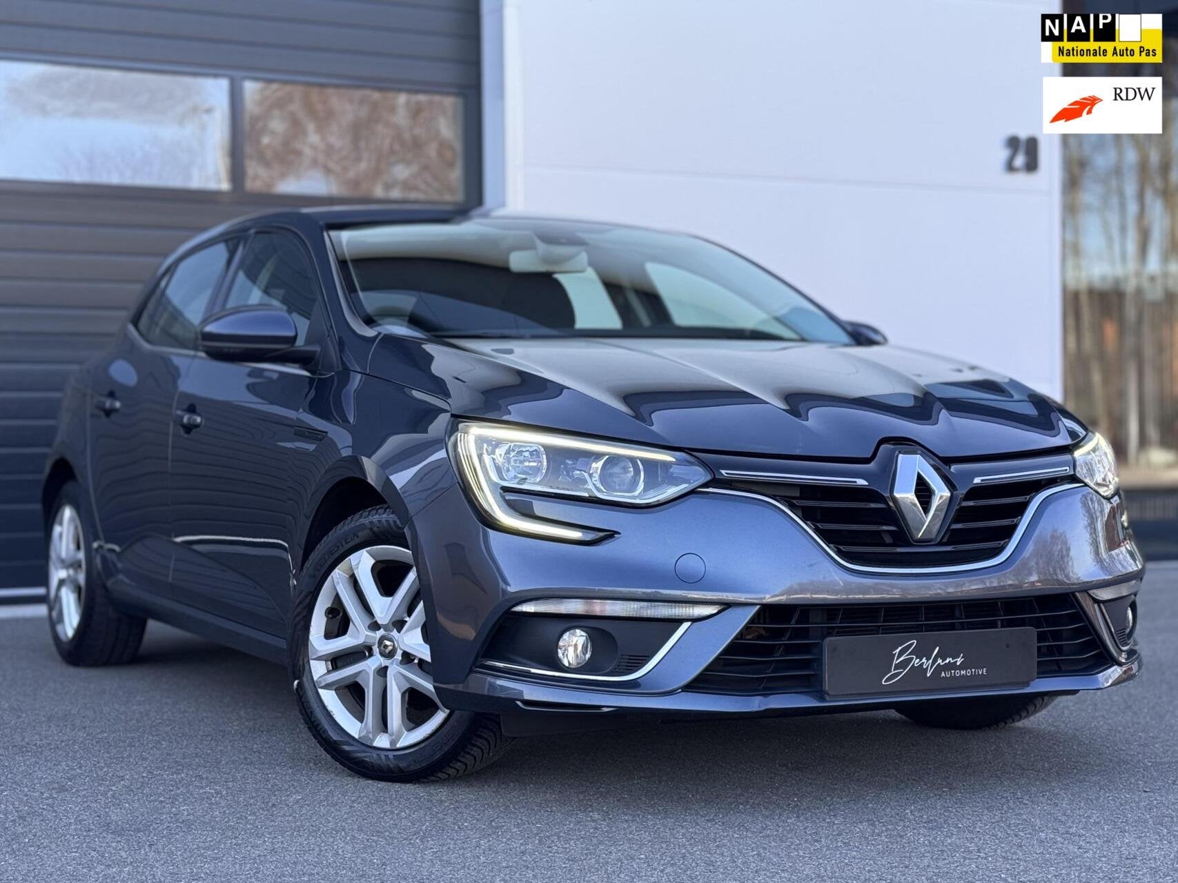Renault Megane 1.3 TCe Zen Org NL | Cruise | 116PK, Voorwielaandrijving, Gebruikt, 4 cilinders, Bedrijf