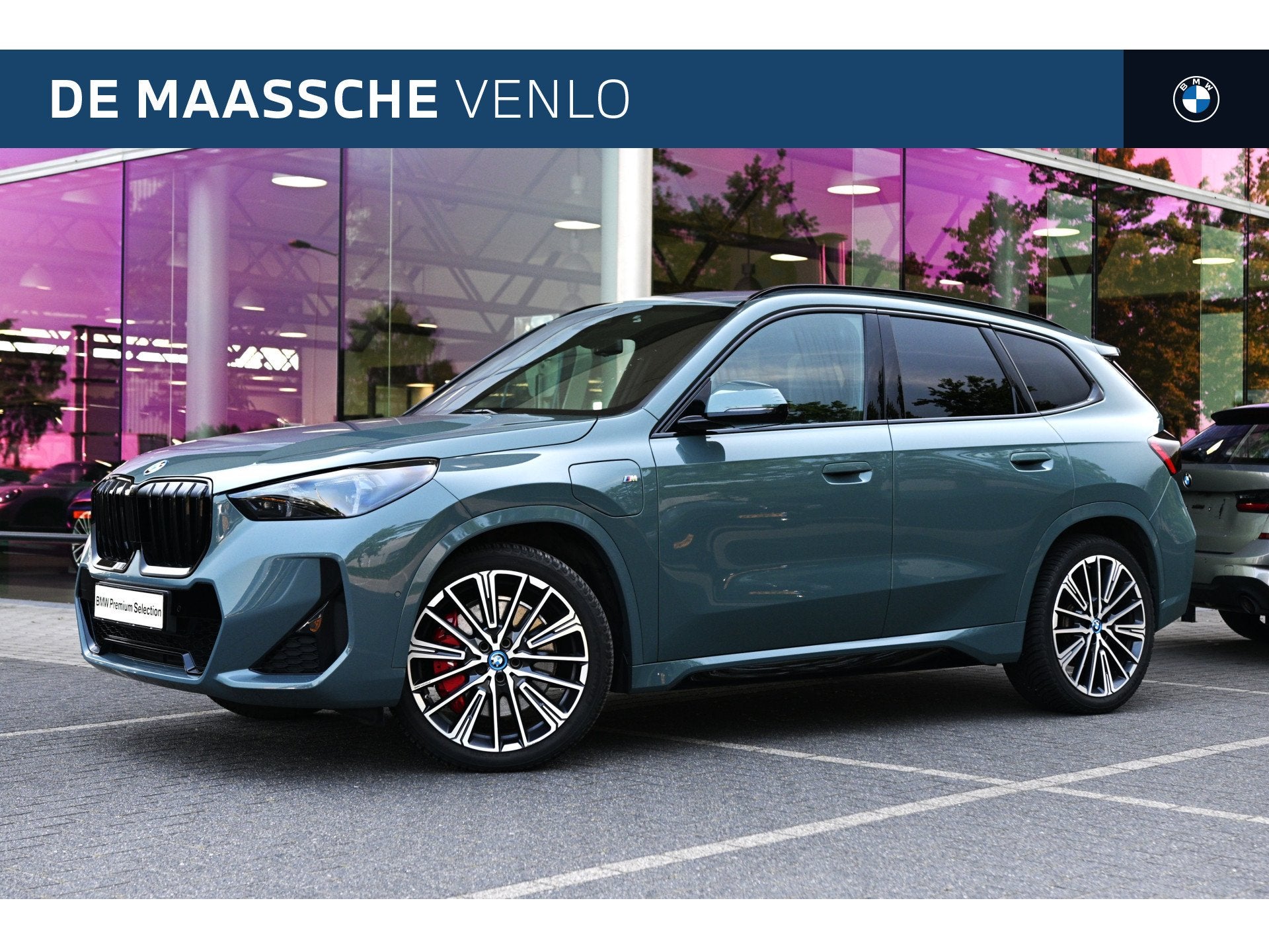 BMW X1 xDrive30e M Sport Automaat / Trekhaak / Panoramadak /, Auto's, Zwart, Bedrijf, Hybride Elektrisch/Benzine, 3 cilinders