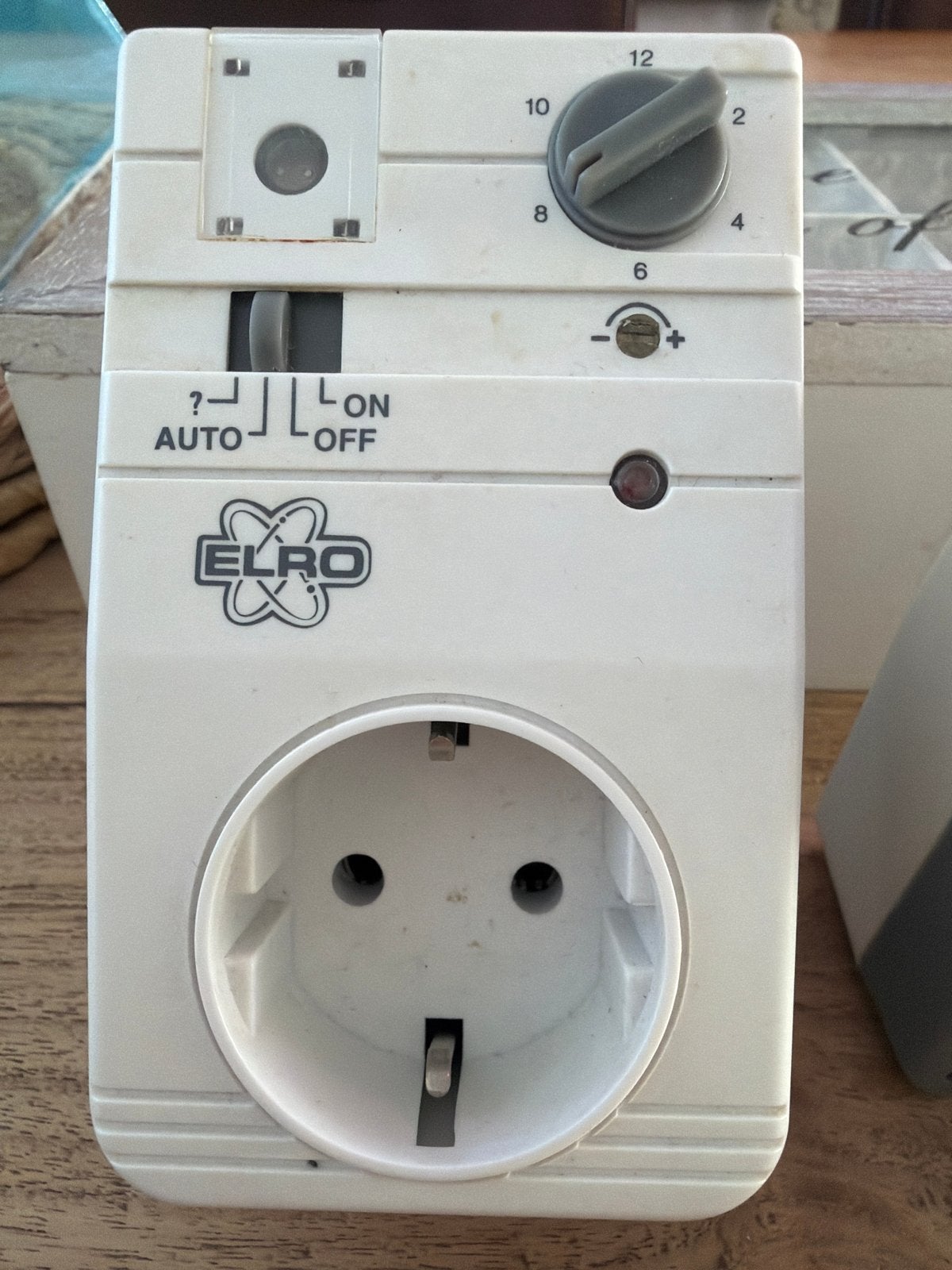 2x Elro Schemerschakelaar NL1461 met timer en toeval functie, Ophalen of Verzenden, Gebruikt, Overige merken, Overige typen