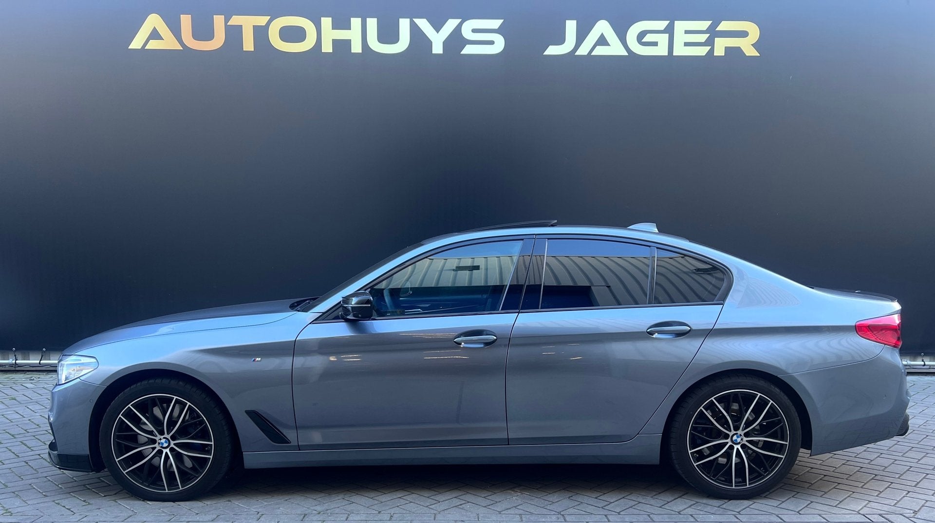 BMW 5-serie 540i xDrive High Executive -M Sport Pano Ventila, Auto's, Automaat, Gebruikt, 2000 kg, 340 pk