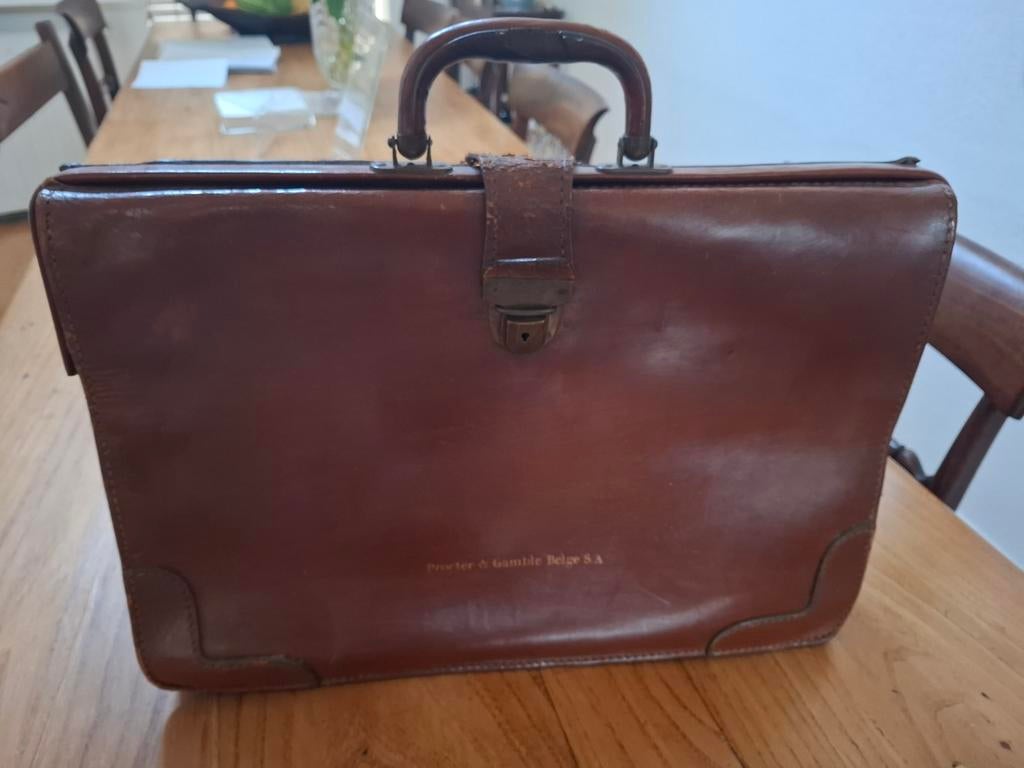 Leder Vintage Attache kantoor tas., Verzenden, Zo goed als nieuw, Bruin, Aktetas of Boekentas