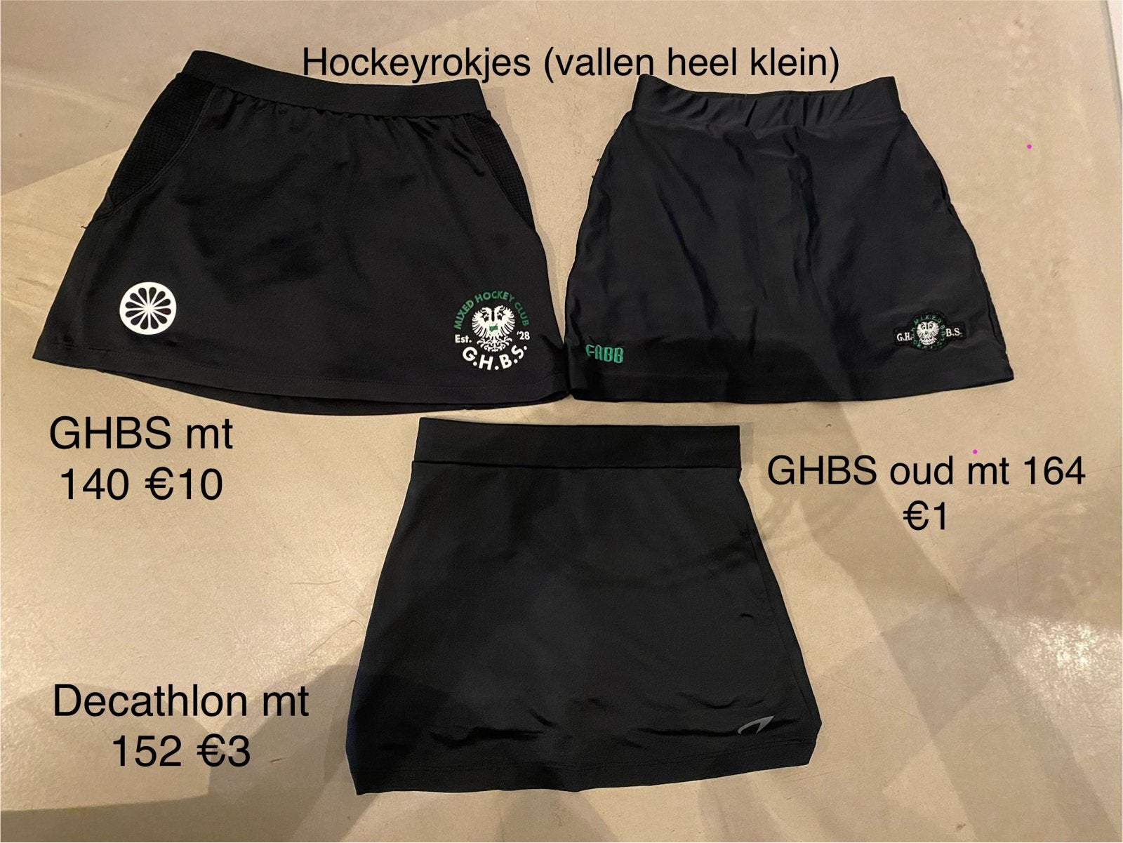 Hockeyrokjes: GHBS (2x) en Decathlon, Ophalen of Verzenden, Gebruikt, Kleding