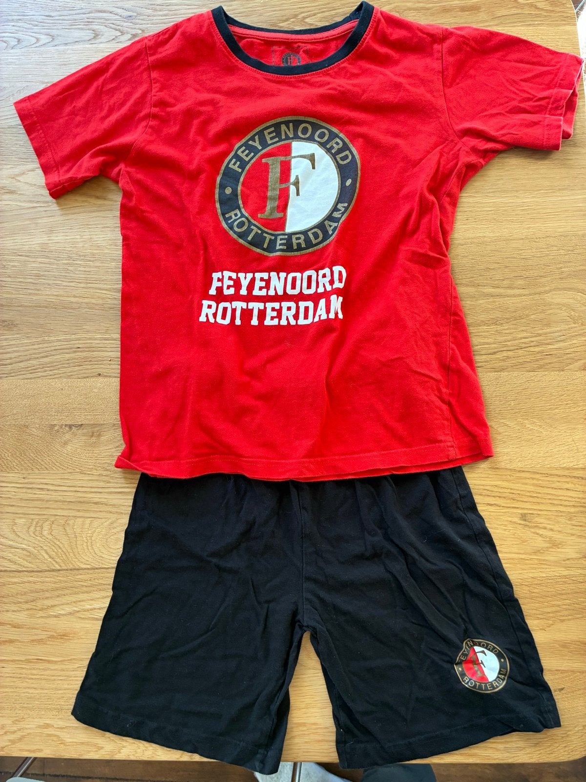 Feyenoord pyjama: T-shirt en korte broek (maat 158/164), Ophalen of Verzenden, Gebruikt, Jongen