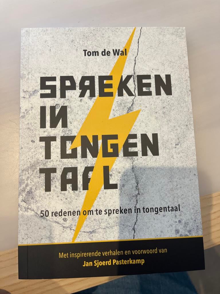Spreken in Tongentaal - Tom de Wal (Christelijk boek), Ophalen of Verzenden, Zo goed als nieuw