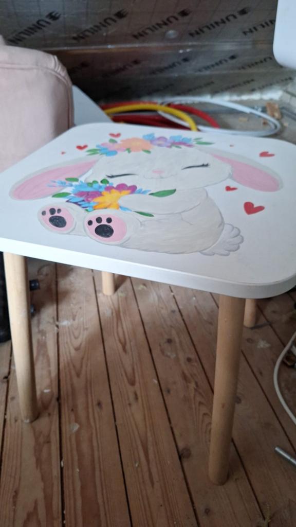 Leuke kinder speeltafel met konijn design, Ophalen, Gebruikt, Tafel(s)