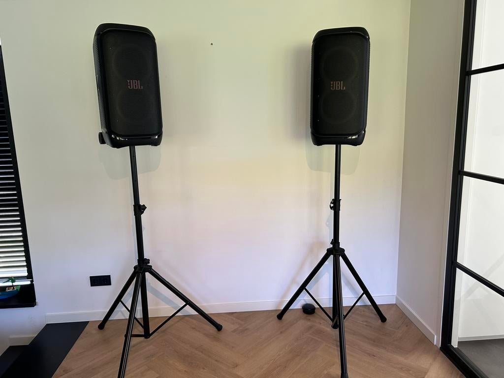 JBL PartyBox te huur. Complete set + microfoons & statieven, Muziek en Instrumenten, Versterkers | Keyboard, Monitor en PA, Nieuw