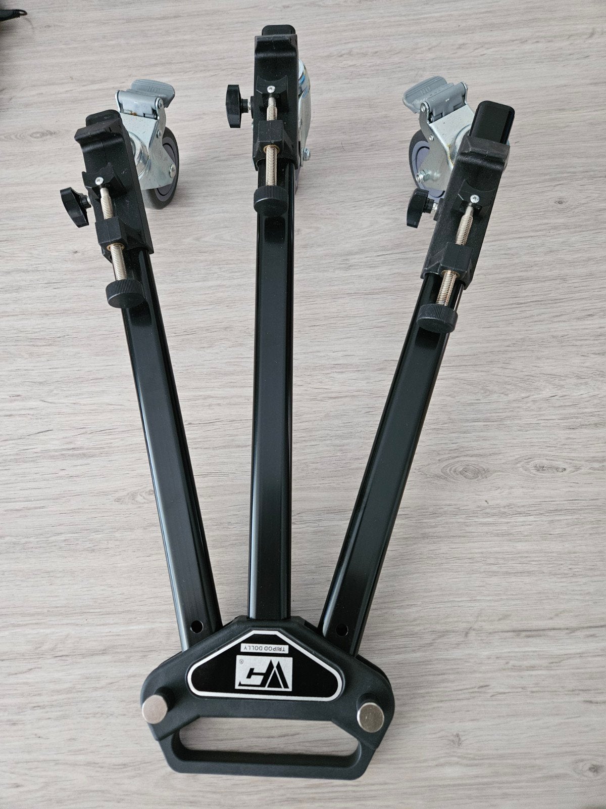 WF Tripod Dolly - Statiefwagen voor soepele camerabewegingen, Ophalen of Verzenden, Zo goed als nieuw
