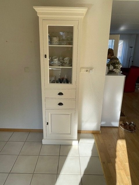 Kastje voor keuken of kamer, Ophalen