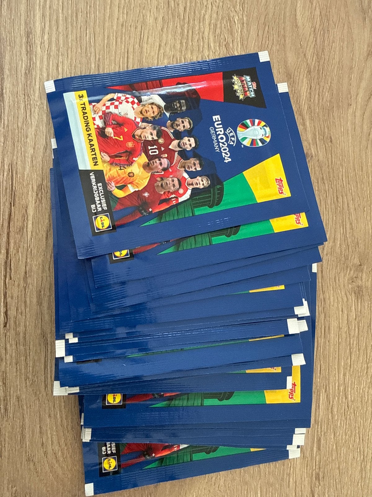 23 pakjesTopps UEFA EURO 2024 Trading Kaarten Lidl Exclusief, Ophalen of Verzenden, Nieuw, Meerdere plaatjes