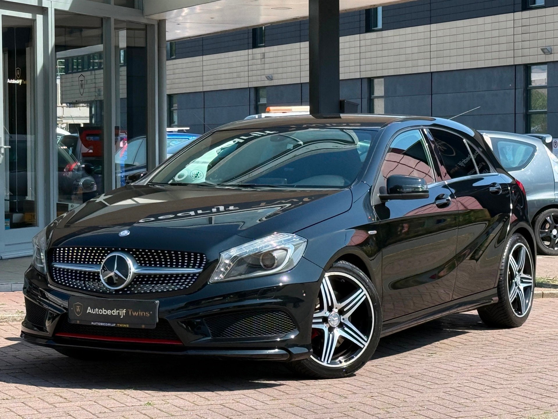 Mercedes-Benz A-klasse 250 Sport Ambition|cruise|camera|stoe, Gebruikt, 4 cilinders, Zwart, 1365 kg