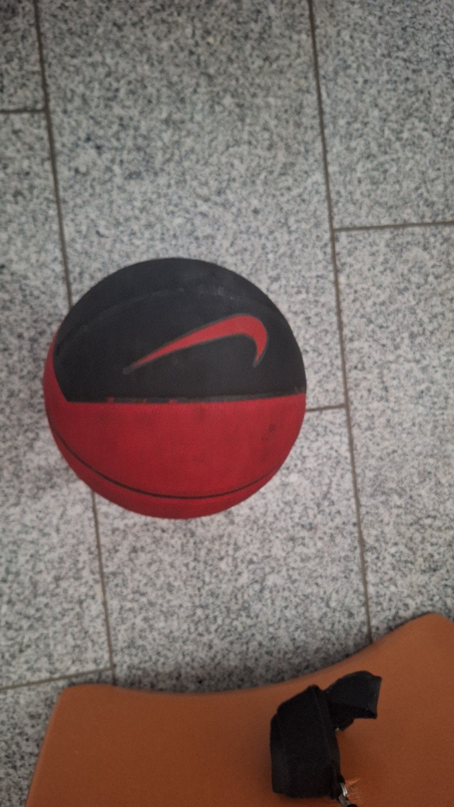 Nike Medicijnbal 4.5 kg - Rood/Zwart, Sport en Fitness, Basketbal, Ophalen of Verzenden, Gebruikt, Bal