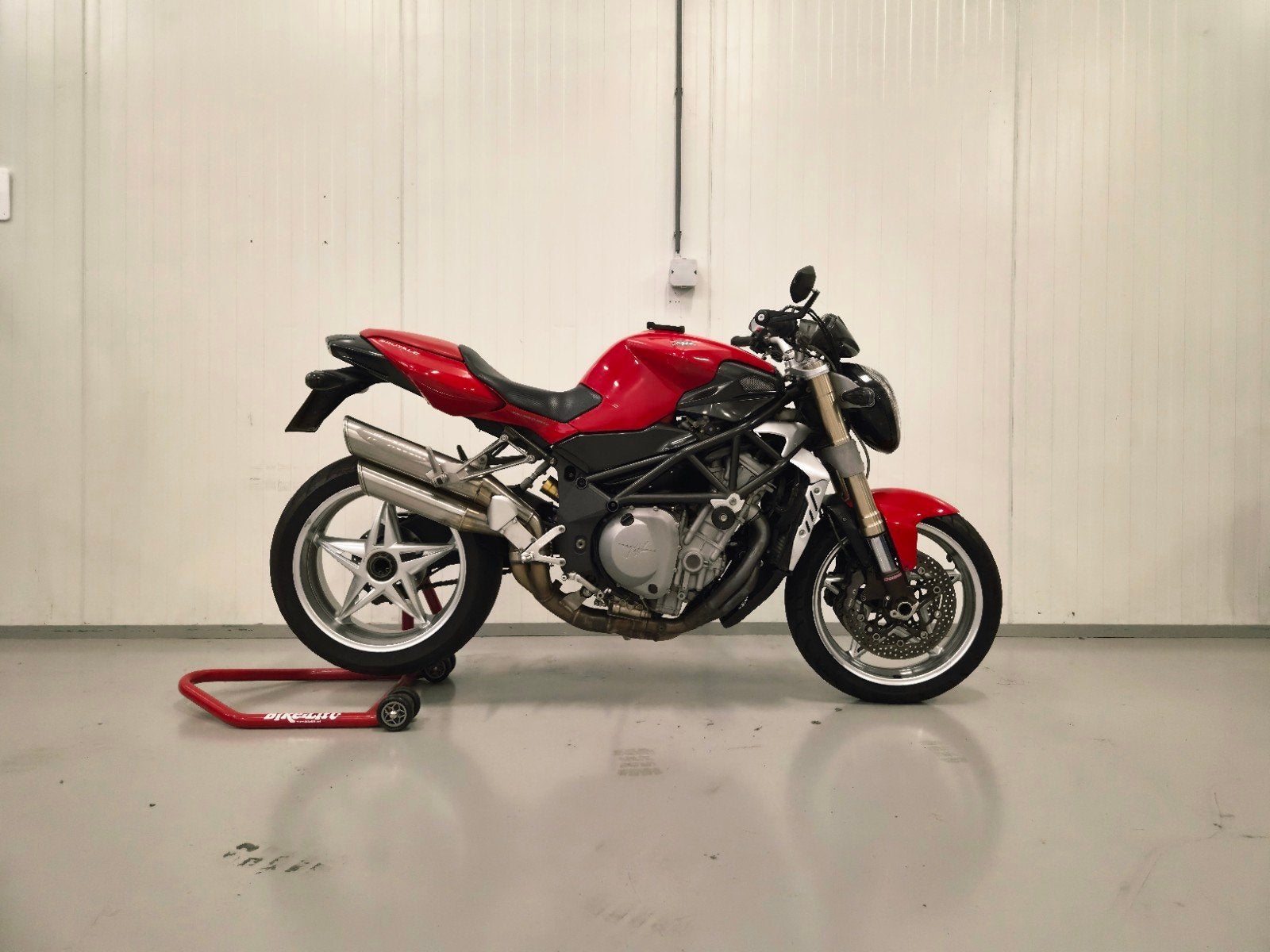 MV Agusta brutale F4 750, Motoren, Motoren | MV Agusta, 750 cc, 4 cilinders, Motorrijbewijs A, Bedrijf