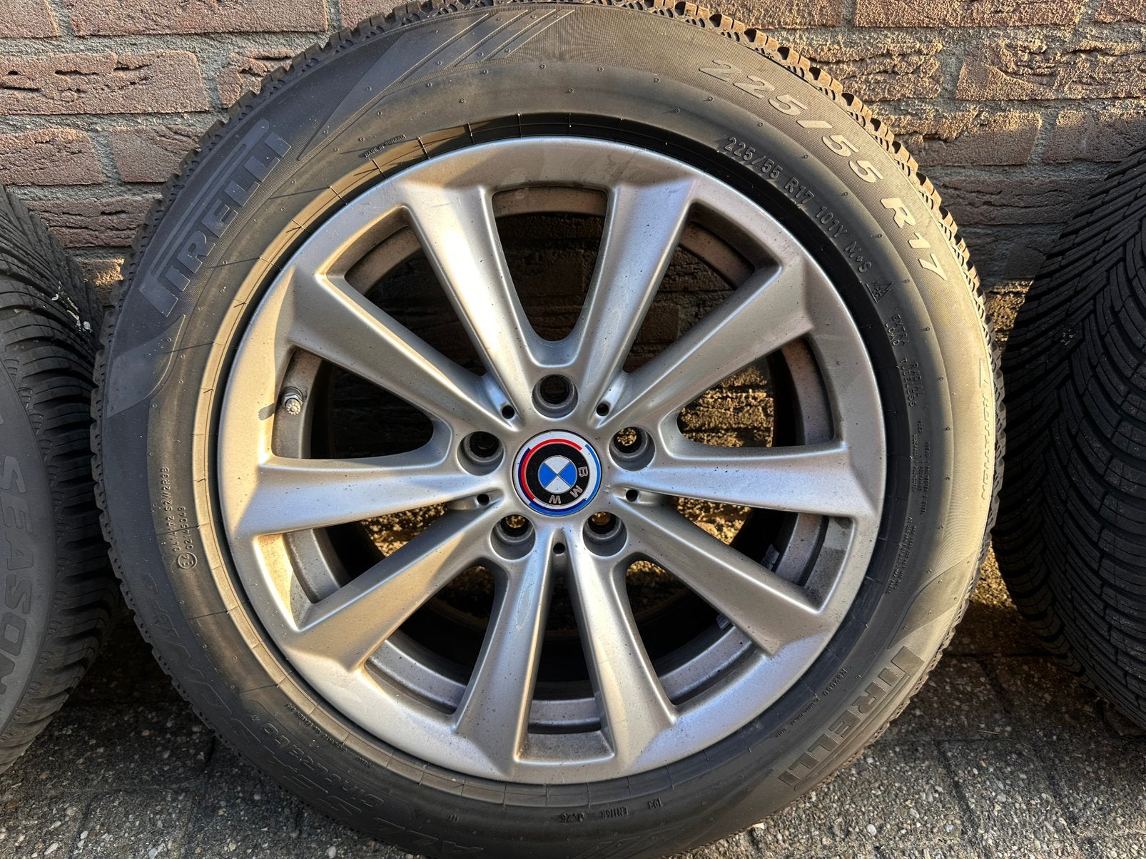 Bmw velgen 17 inch met splinternieuwe Pirelli allseason, Auto-onderdelen, Banden en Velgen, Ophalen, Gebruikt, Banden en Velgen