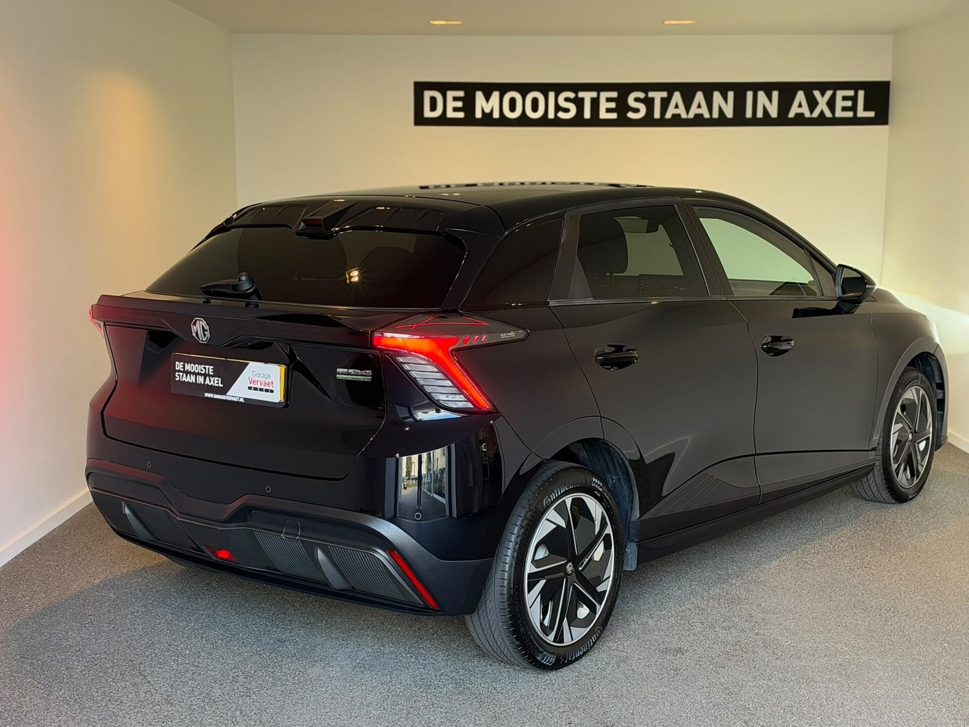 MG MG4 Electric Comfort 64 kWh, Auto's, Automaat, Parkeersensor, Gebruikt, Zwart