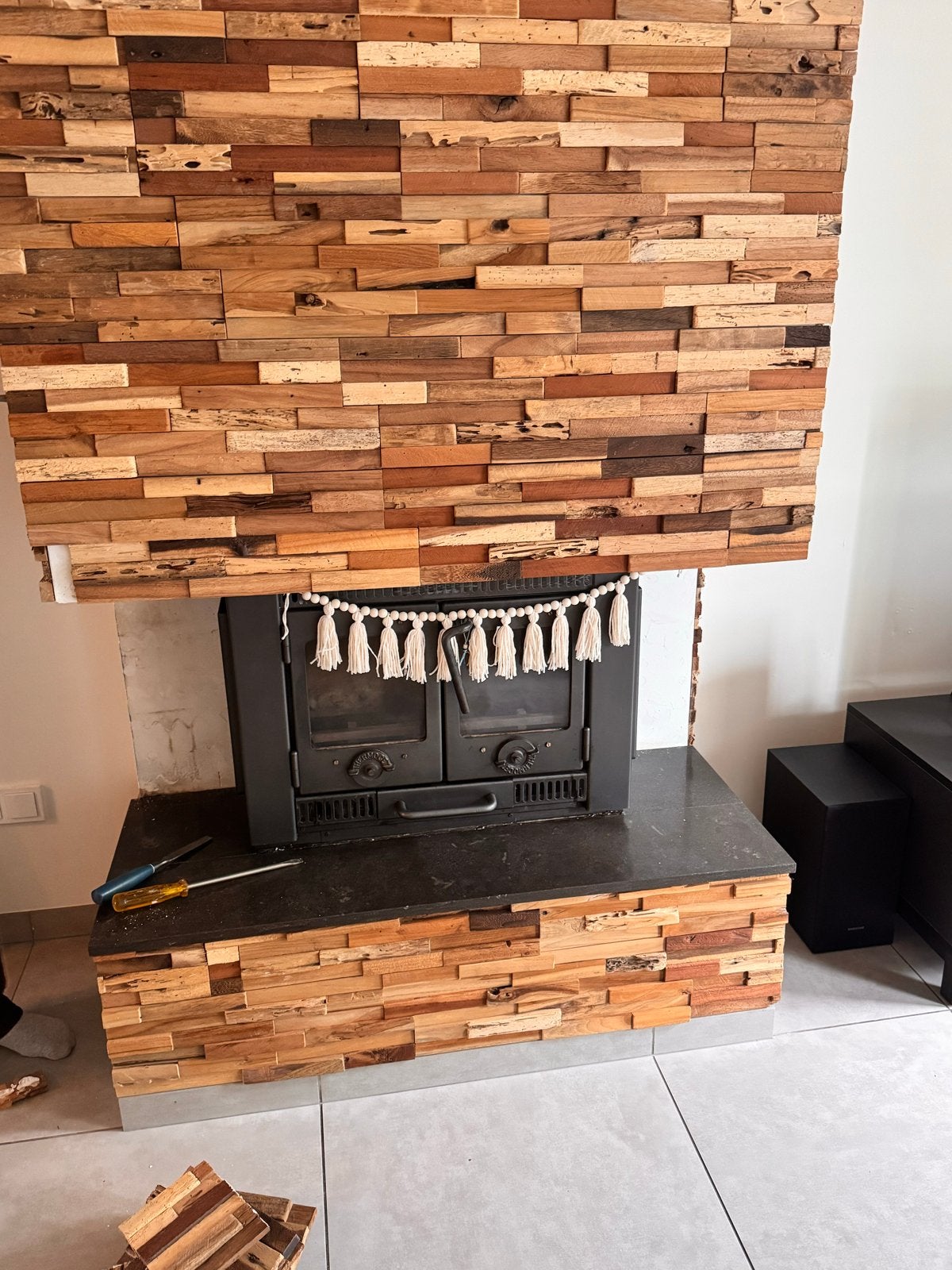 Houten wandbekleding voor open haard of muur/ Houtstrip Teak, Huis en Inrichting, Hout, Meerkleurig, Ophalen of Verzenden, Zo goed als nieuw